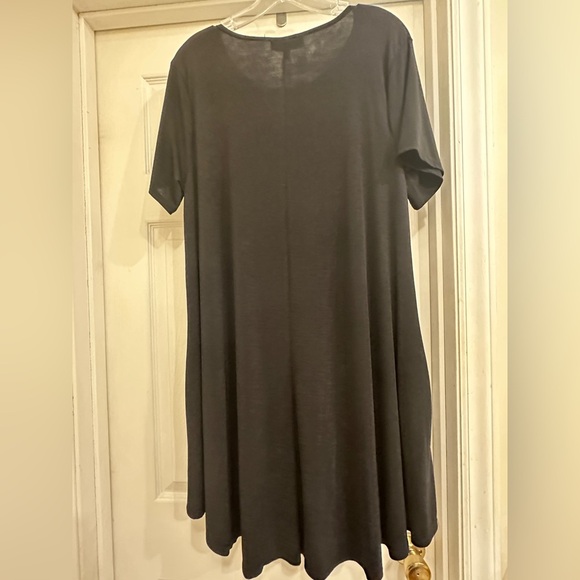 L & B black flutter dress size large. - Picture 4 of 4